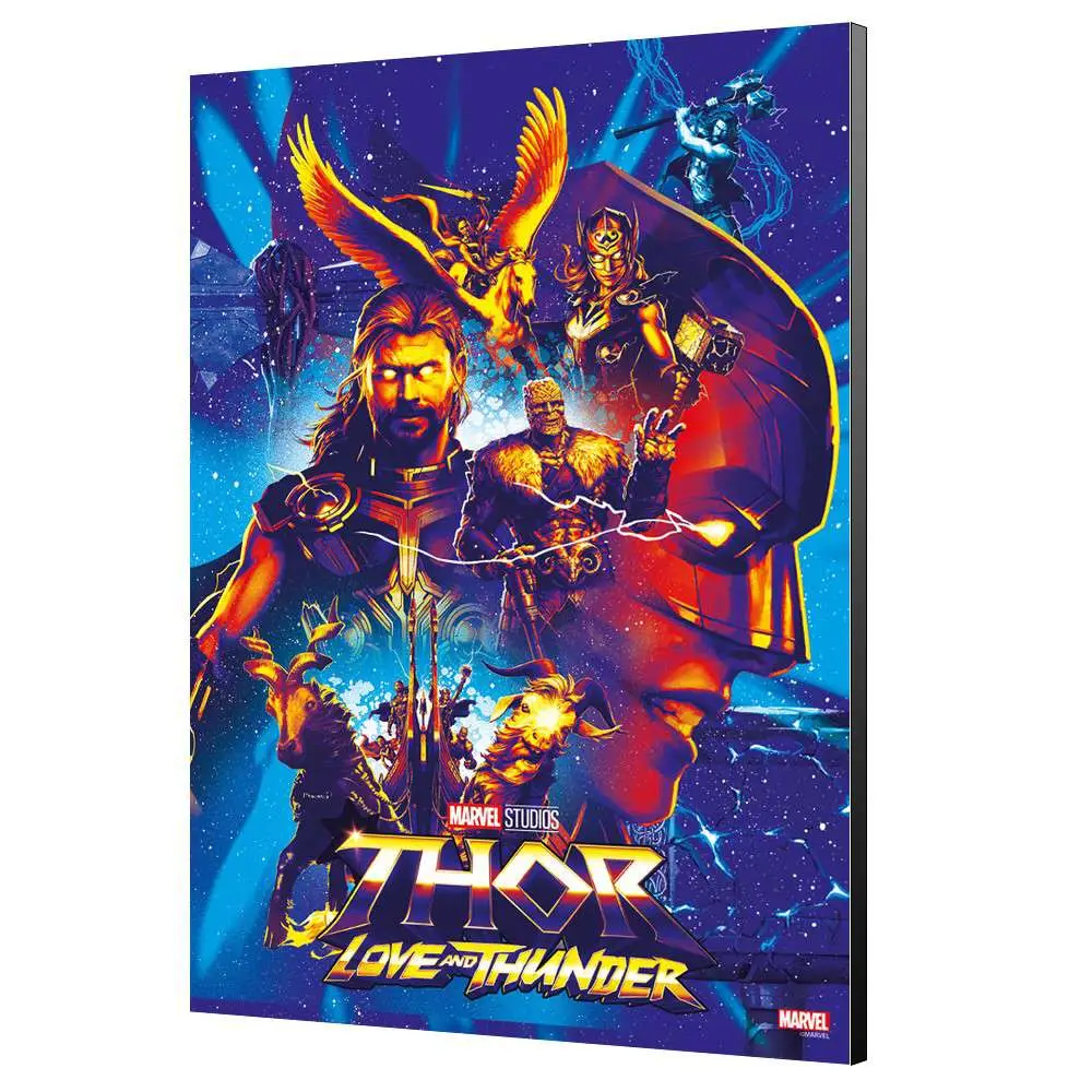 Figurine thor love and thunder blue wood panel